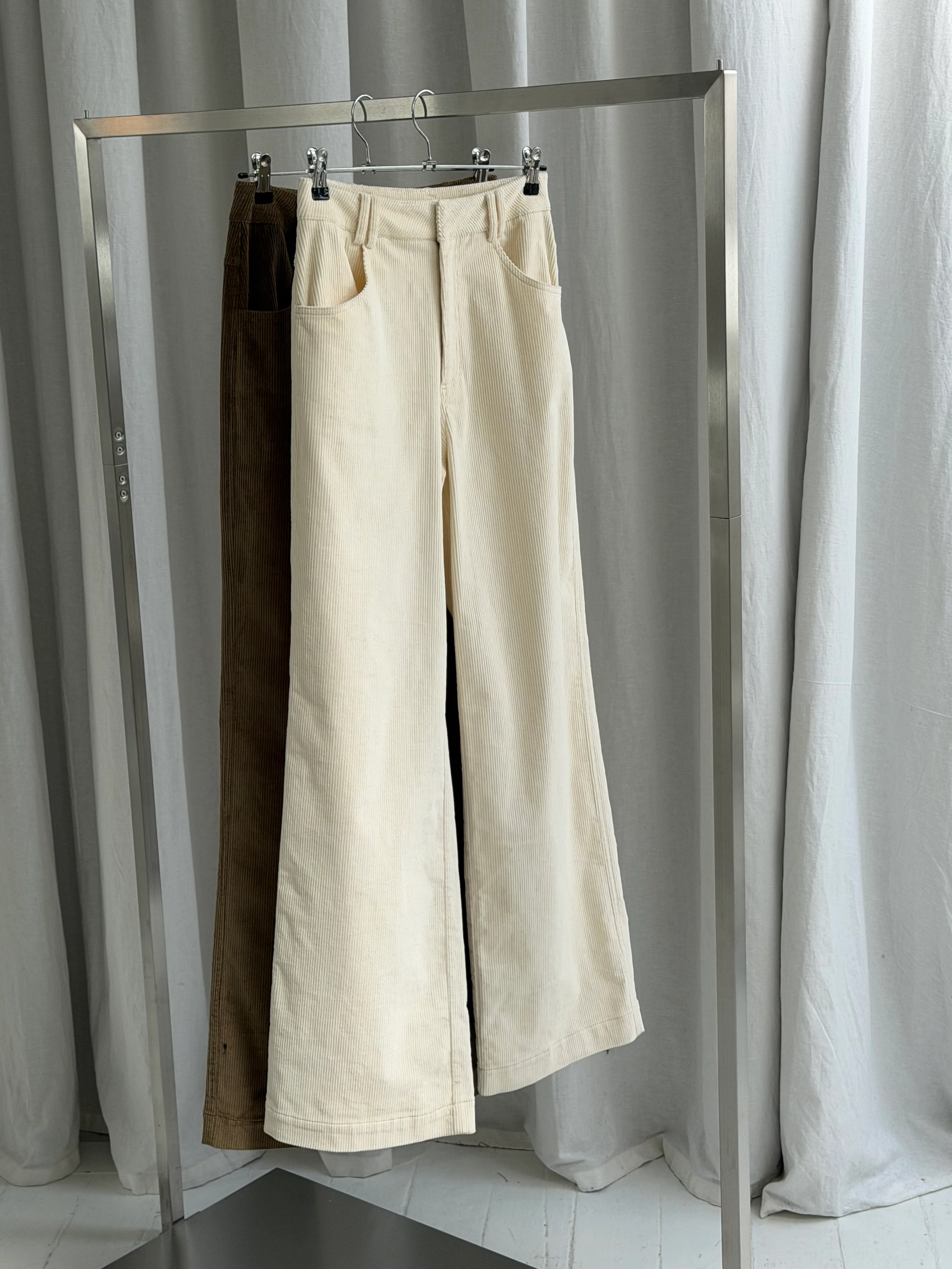ARLO CORDUROY PANTS | milk - Image 9