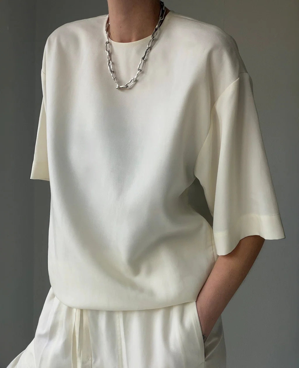 DEIA TEE | milk