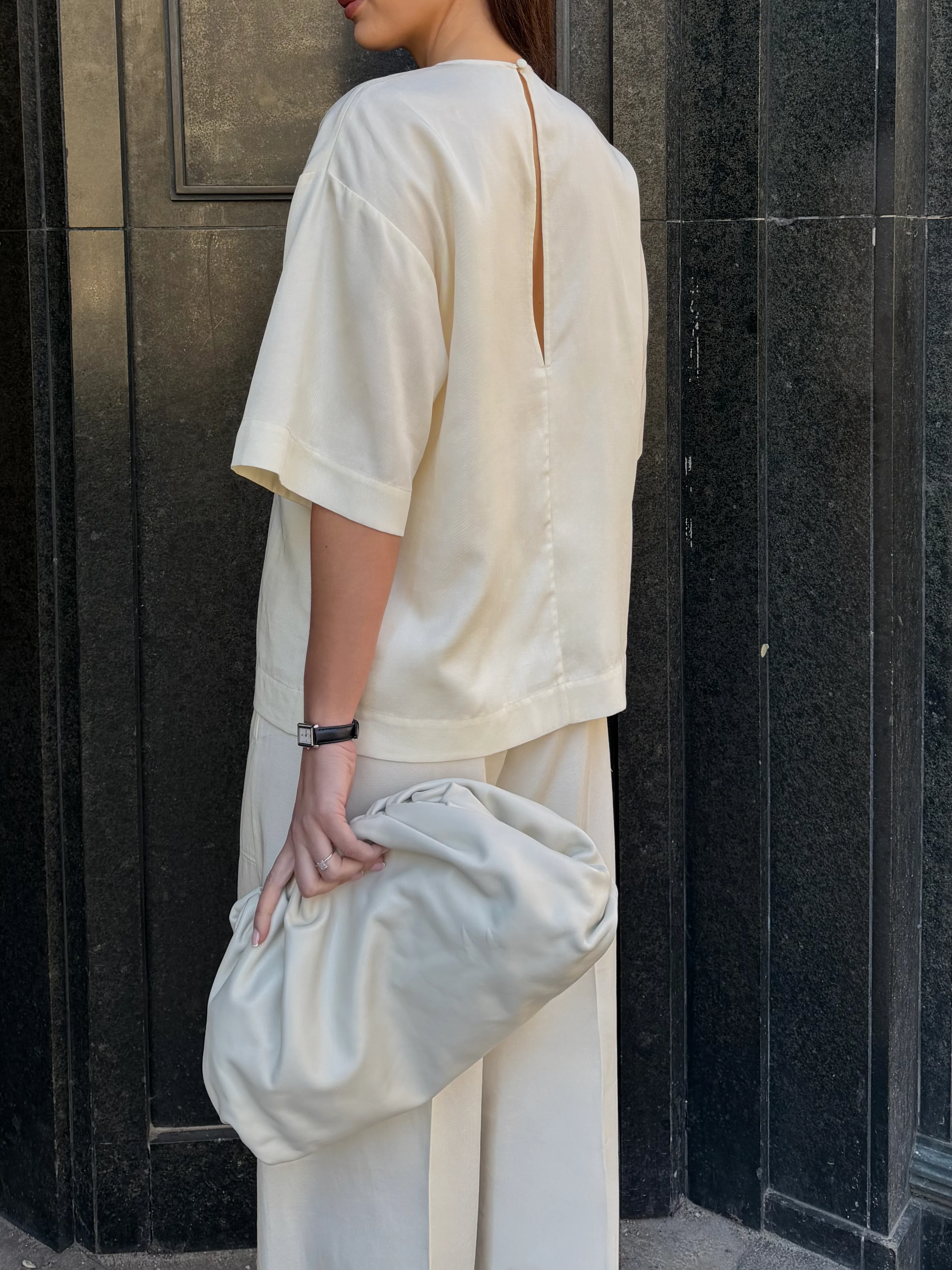 DEIA TEE | milk - Image 3