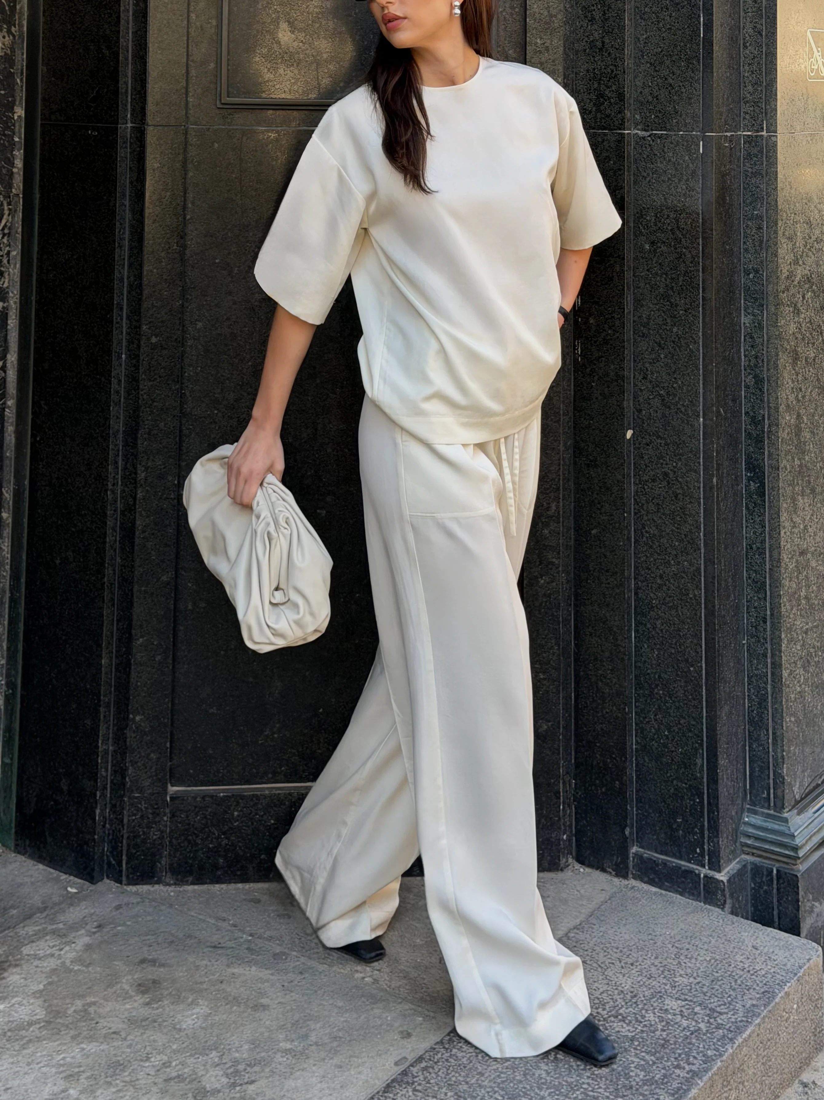 DEIA TEE | milk - Image 2